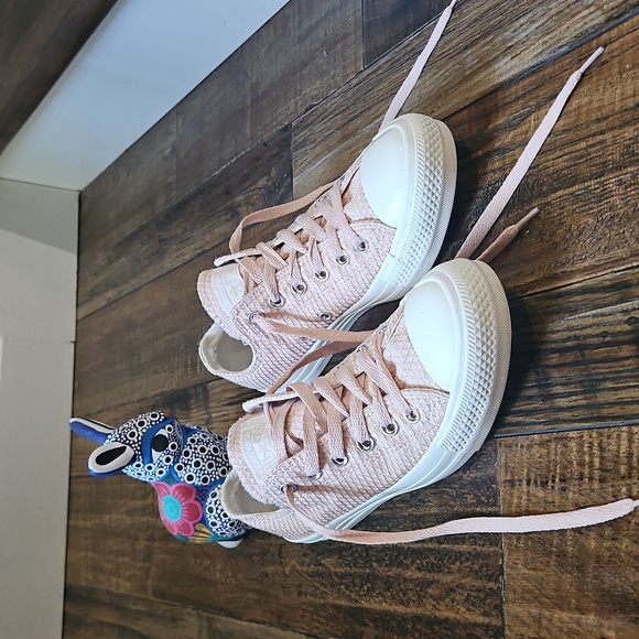 New Converse All☆Star Women's Light‎ Pink Textured Low-Top Sneakers. - Picture 10 of 12